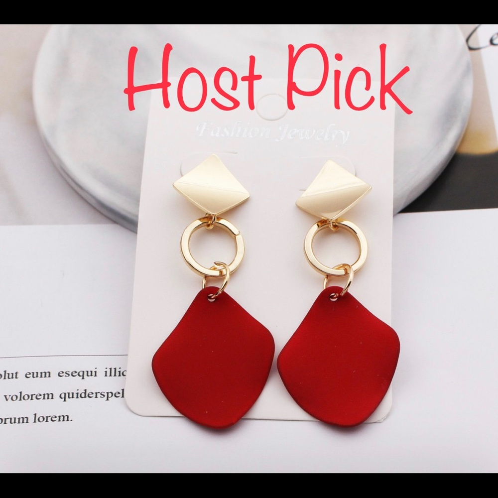 NWT Nieve Dangle Earrings